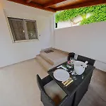 Luka Apartment *