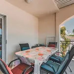Apartment Luka *