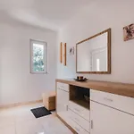 Apartment Luka *