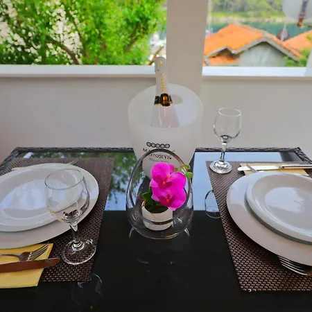 Luka Apartman *