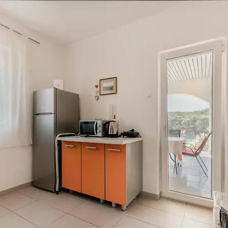 Luka Apartman