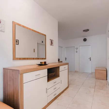 Apartman Luka Molat