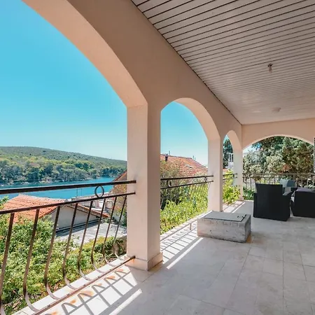 Luka Apartman Molat