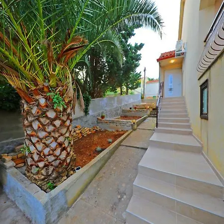 Apartman Luka Molat